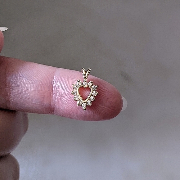 14K solid gold diamond small heart pendant - Picture 10 of 14
